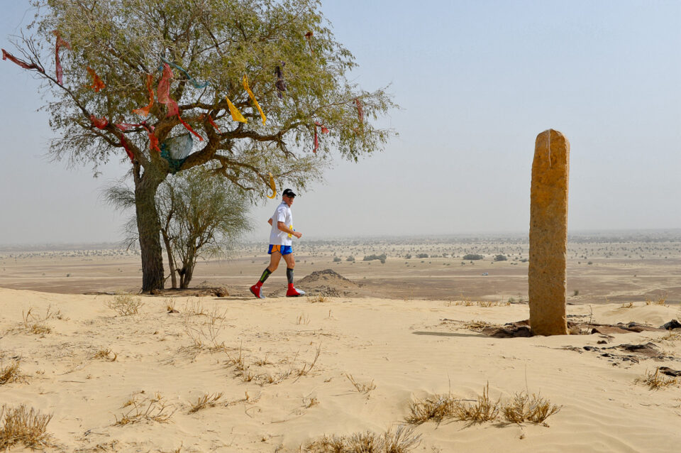 100 km du désert du Thar (Rajasthan – Inde) 100 km du désert du Thar (Rajasthan – Inde)